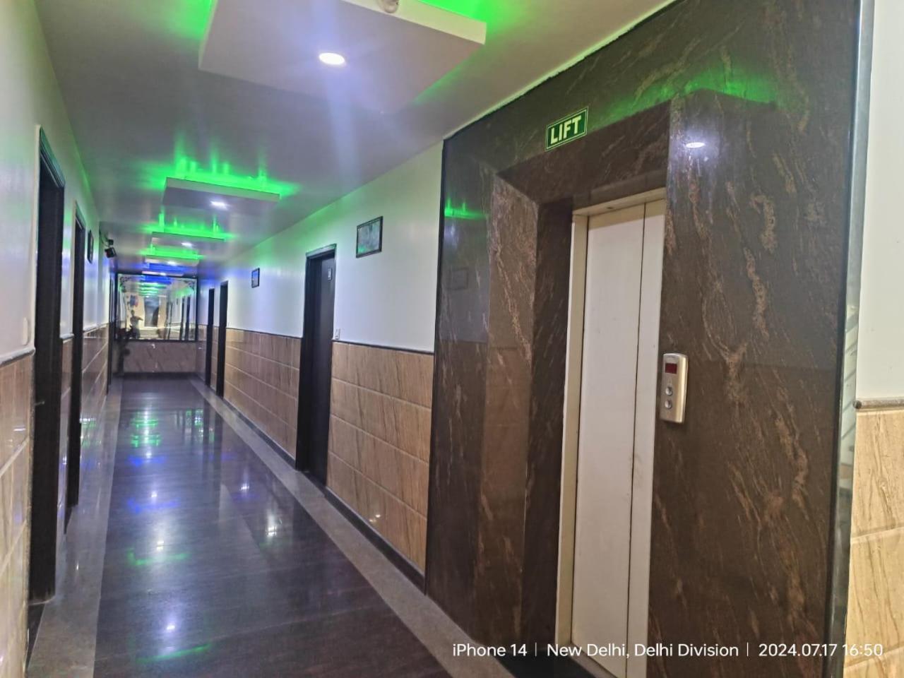 Jet Fox By Aero View Hotel, Delhi Airport New Delhi Exteriör bild